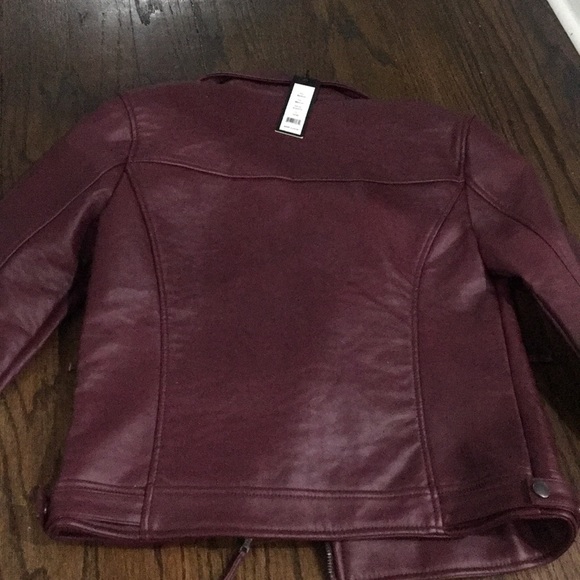 Beautiful maroon leather jacket - Picture 2 of 3